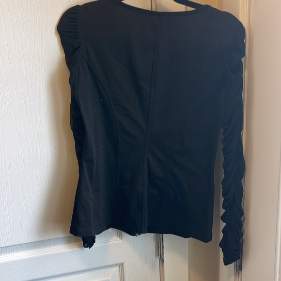 🍁Venus stretchy top with ruffled see through sleeves & zipped front - Picture 3 of 9